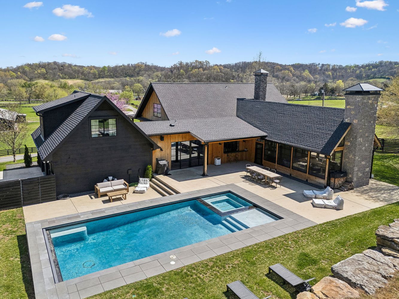 a view of a house with a big yard
