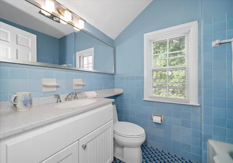 $689,000 | 12 Vining Lane, Wilmington, DE 19807