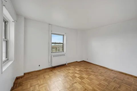 $225,000 | 1 Fordham Hill Ovl, Unit 12C | University Heights