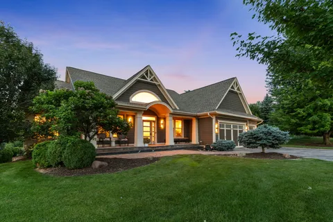 $1,195,000 | 10974 Alameda Avenue, Inver Grove Heights, MN 55077