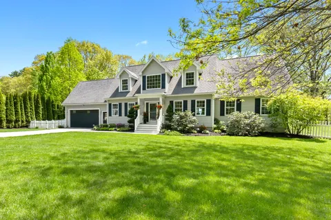 Contact Agent | 5 Jamaica Lane, Haverhill, MA 01830