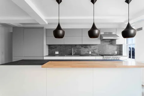 $2,349,000 | 320 West 76th Street, Unit 7DE | Upper West Side