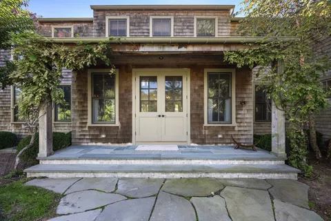 $9,995,000 | 102 & 104 Two Holes Water Road, East Hampton, NY 11937
