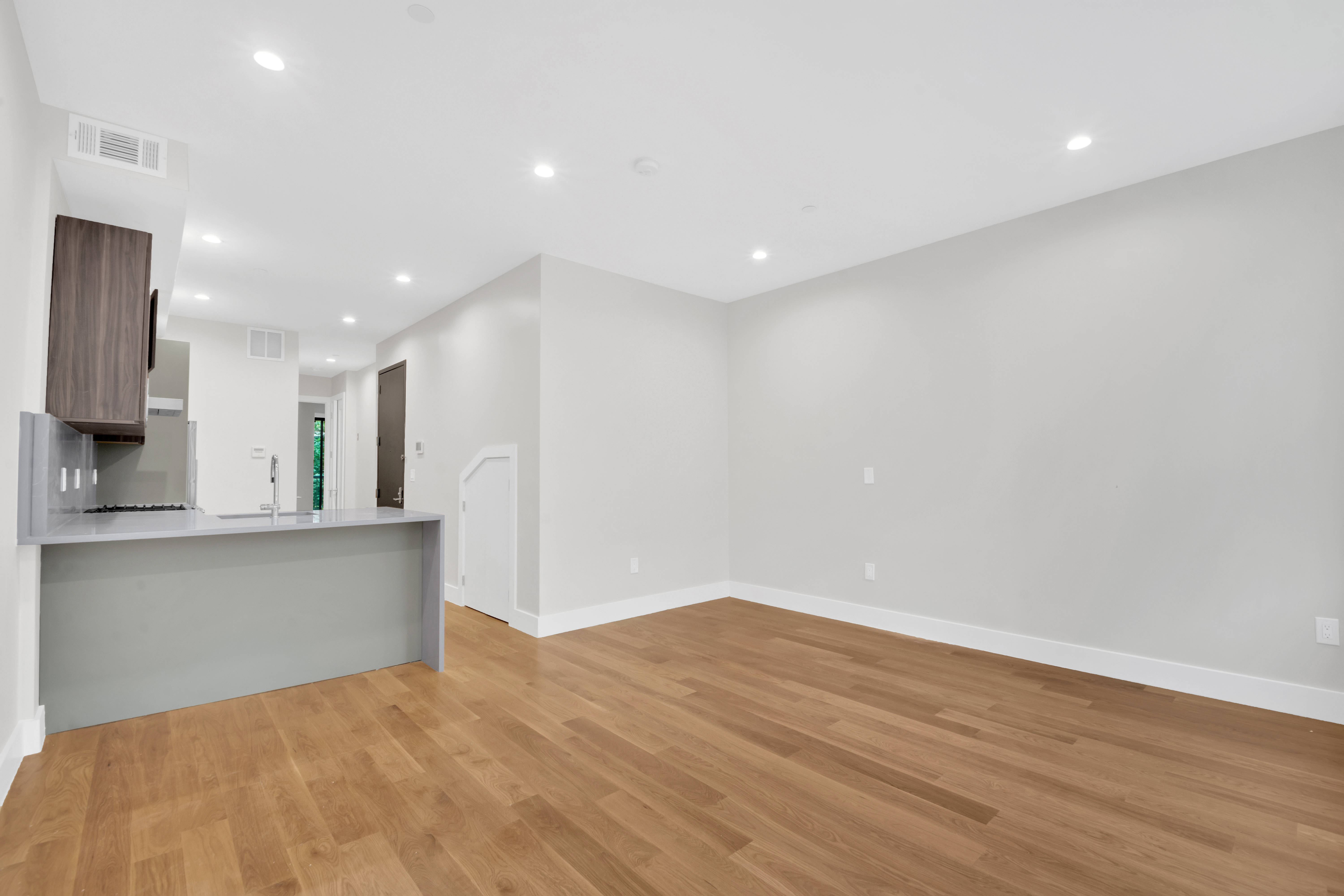 265 West 131st Street, Unit 4 Manhattan, NY 10027 - Photo 4 of 11