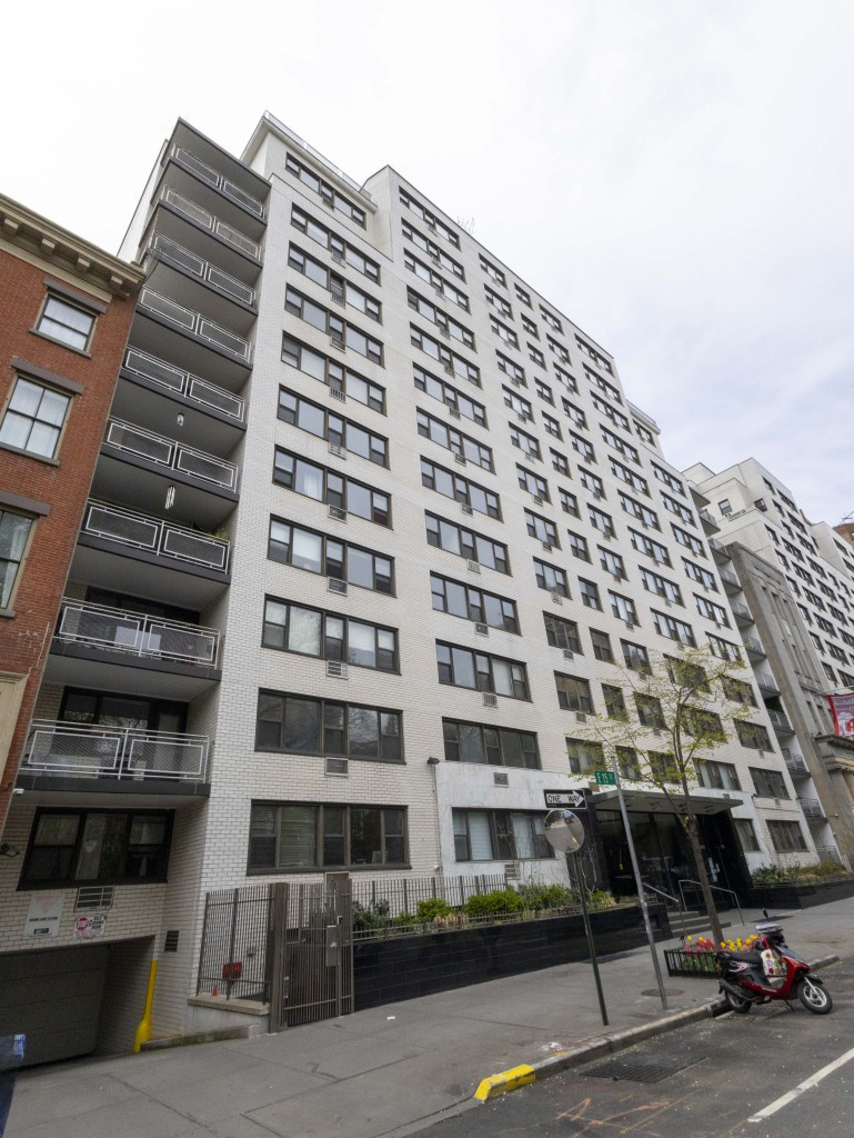 230 East 15th Street, Unit 6C Manhattan, NY 10003 - Photo 8 of 9 Gallery Image 8