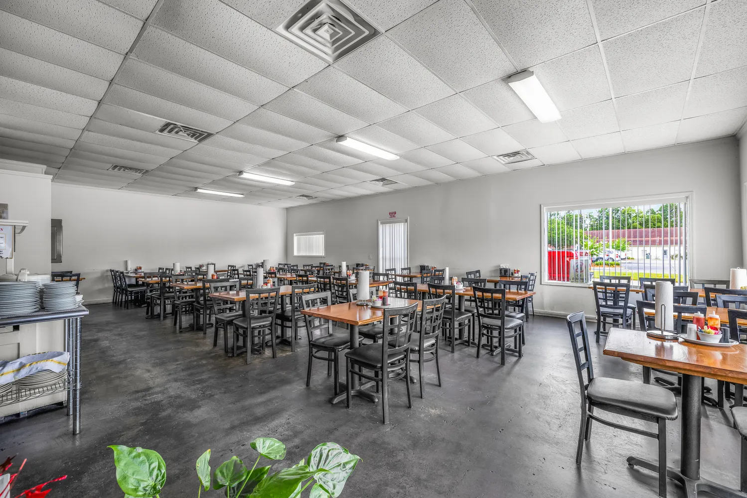 $400,000 | 697 West Cherry Street, Jesup, GA 31545