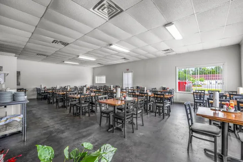 $400,000 | 697 West Cherry Street, Jesup, GA 31545