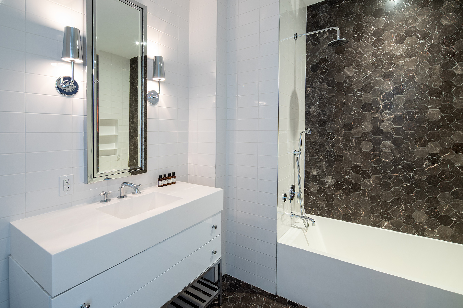 338 Berry Street, Unit 3A Brooklyn, NY 11249 - Photo 11 of 21