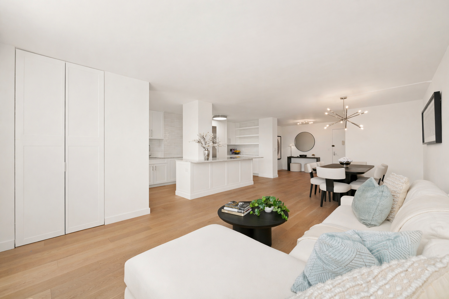 70 East 10th Street, Unit 16D Manhattan, NY 10003 - Photo 5 of 19 Gallery Image 5