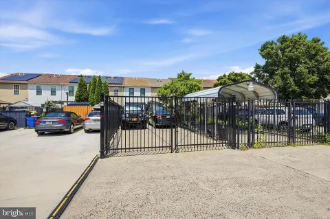 $825,000 | 430 Brown Street, Philadelphia, PA 19123