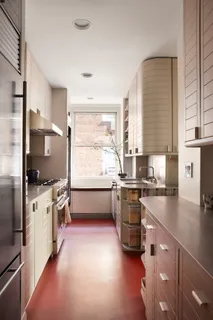 $3,650,000 | 25 East End Avenue, Unit 11E | Upper East Side