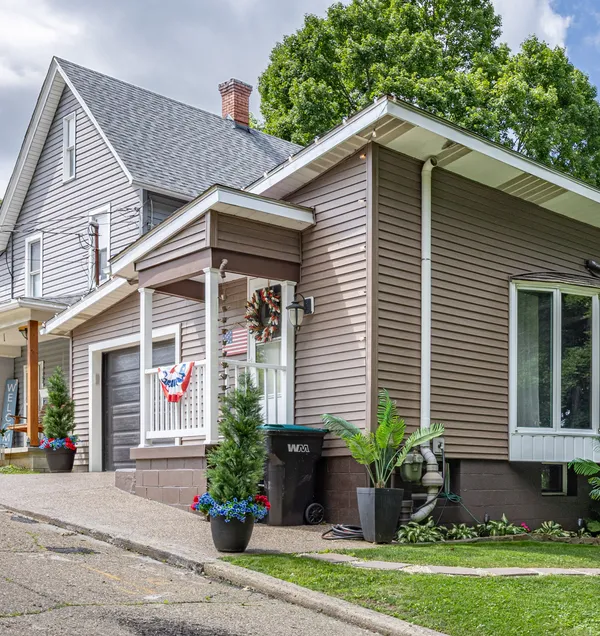 Contact Agent | 1137 Constitution Street, Tarentum, PA 15084