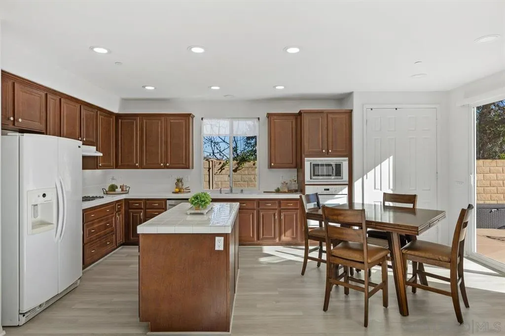 $1,395,000 | 475 Taylor Drive, Oceanside, CA 92056