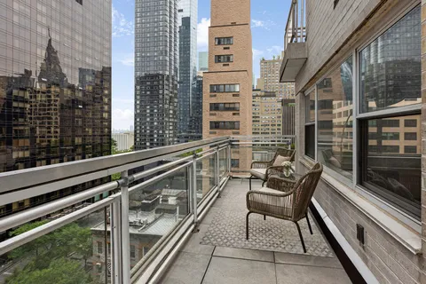 $1,195,000 | 321 East 48th Street, Unit 14B | Midtown East