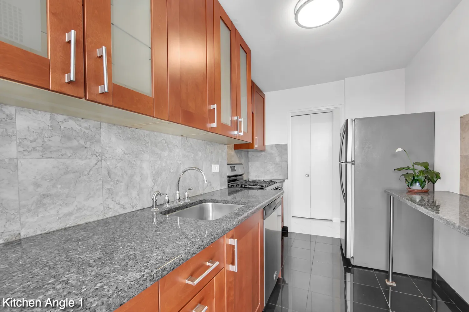 $2,900 | 35 Seacoast Terrace, Unit 16D | Brighton Beach