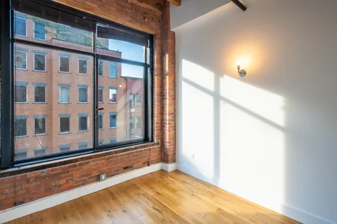 $5,900 | 139 North 10th Street, Unit 2B | Williamsburg
