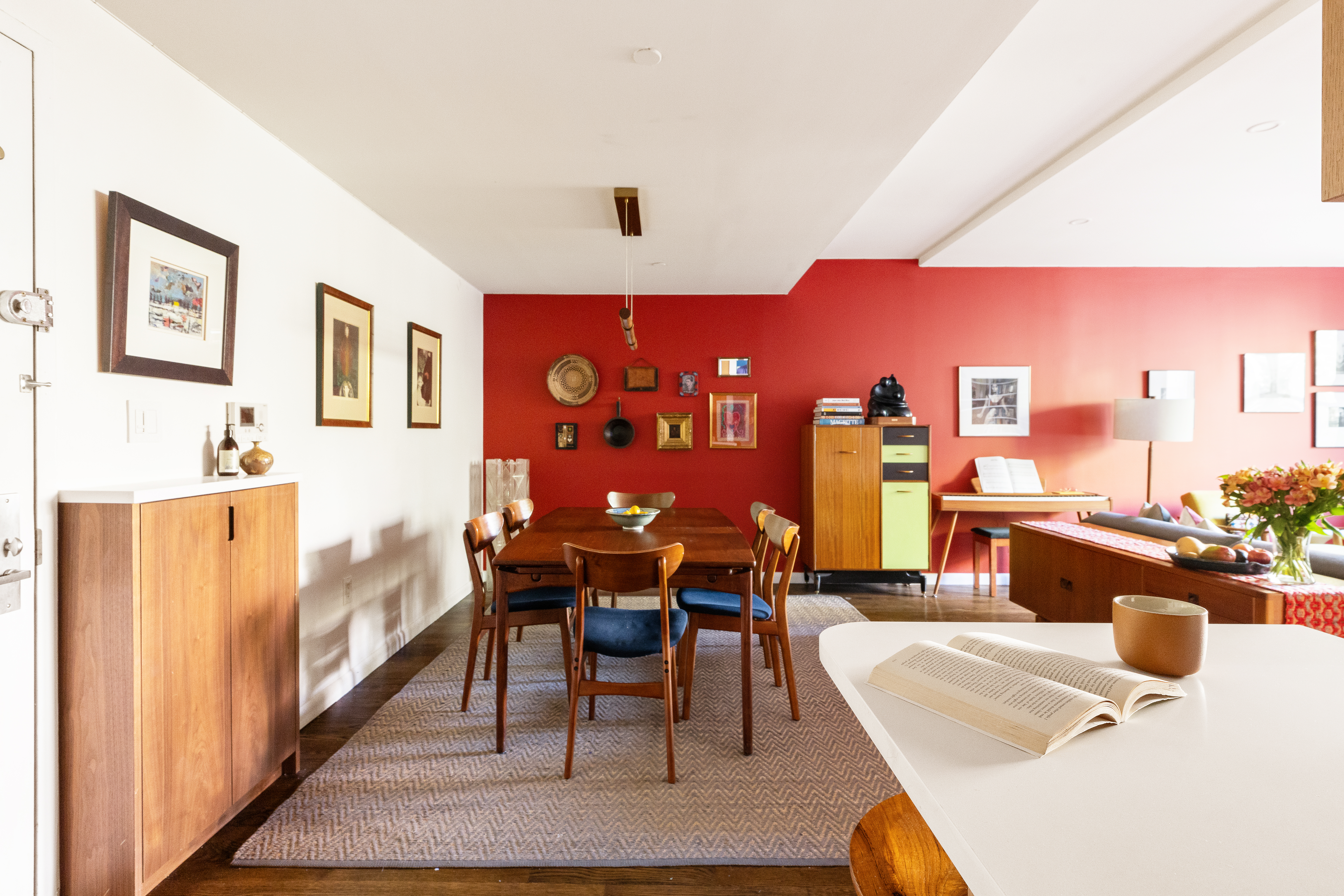 736 West 187th Street, Unit 303 Manhattan, NY 10033 - Photo 4 of 16 a dining room with large window