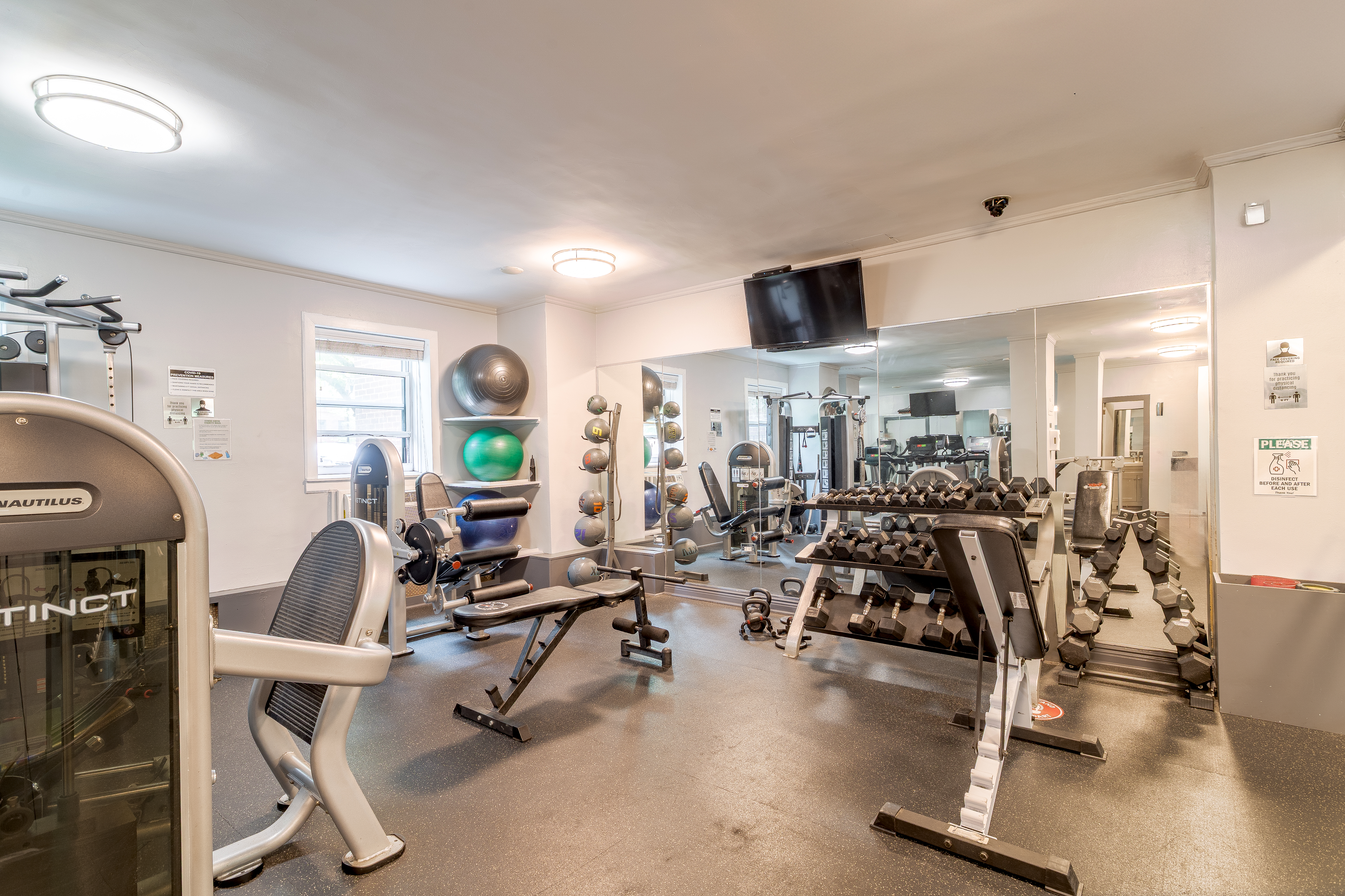 191 Willoughby Street, Unit 12J Brooklyn, NY 11201 - Photo 15 of 19 a view of a room with gym equipment