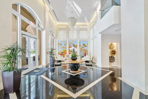 $2,100,000 | 550 Okeechobee Boulevard, Unit LPH23, West Palm Beach, FL 33401