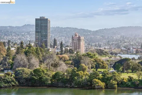 $798,000 | 1 Lakeside Drive, Unit 911, Oakland, CA 94612