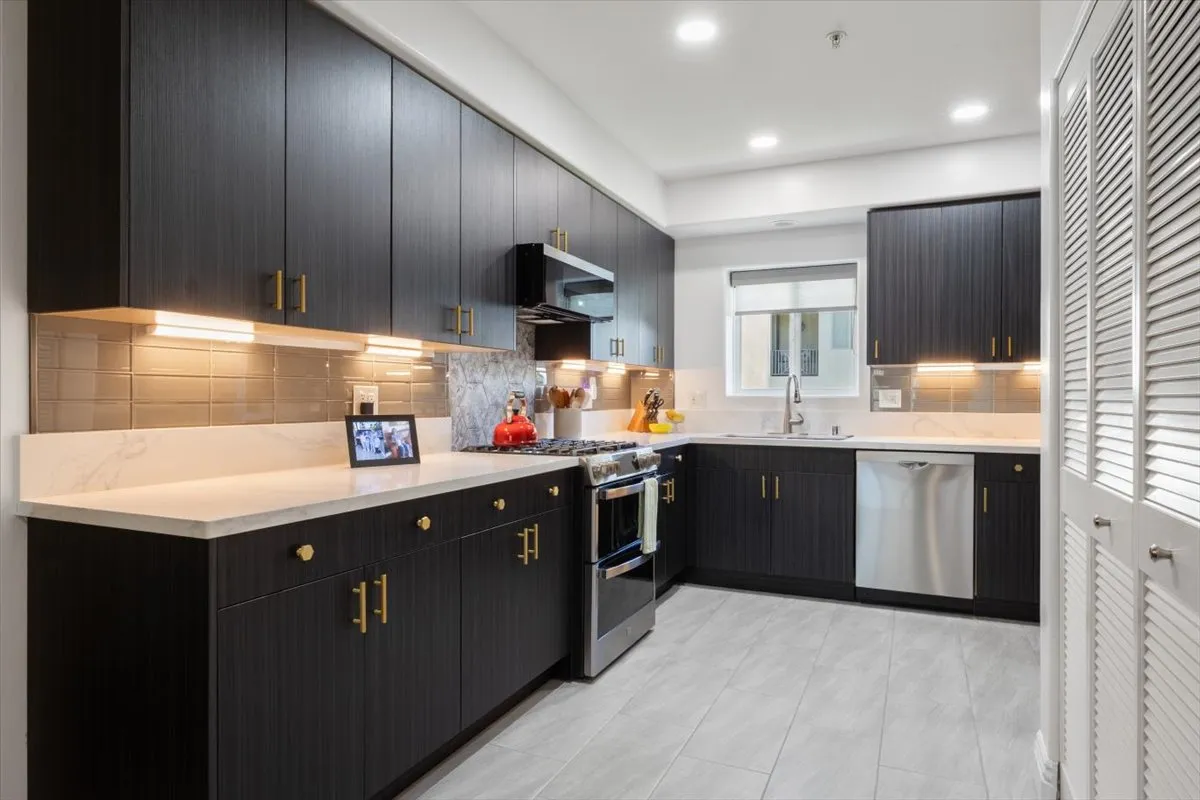 $999,999 | 4394 Farmdale Avenue, Unit 202, Studio City, CA 91604