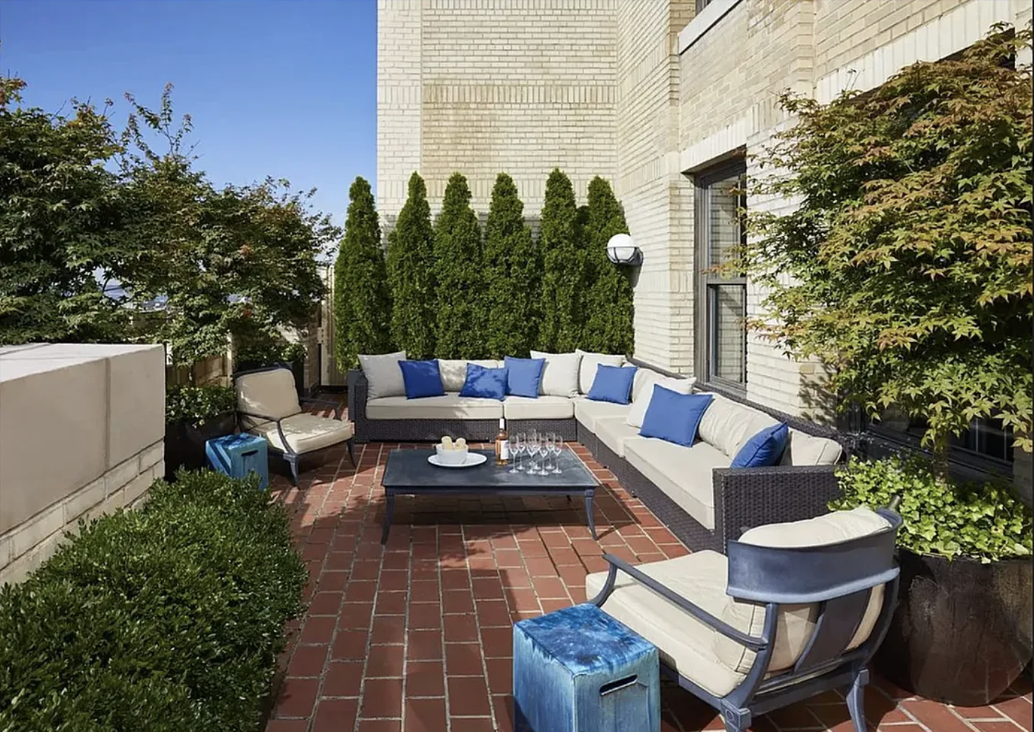 1 Hanson Place, Unit 25C Brooklyn, NY 11243 - Photo 8 of 18 a building outdoor space with patio furniture