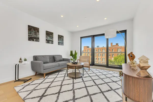 $3,850 | 21-10 31st Avenue, Unit 6R | Astoria