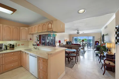 $489,000 | 3050 Northeast 48th Court, Unit 401, Lighthouse Point, FL 33064