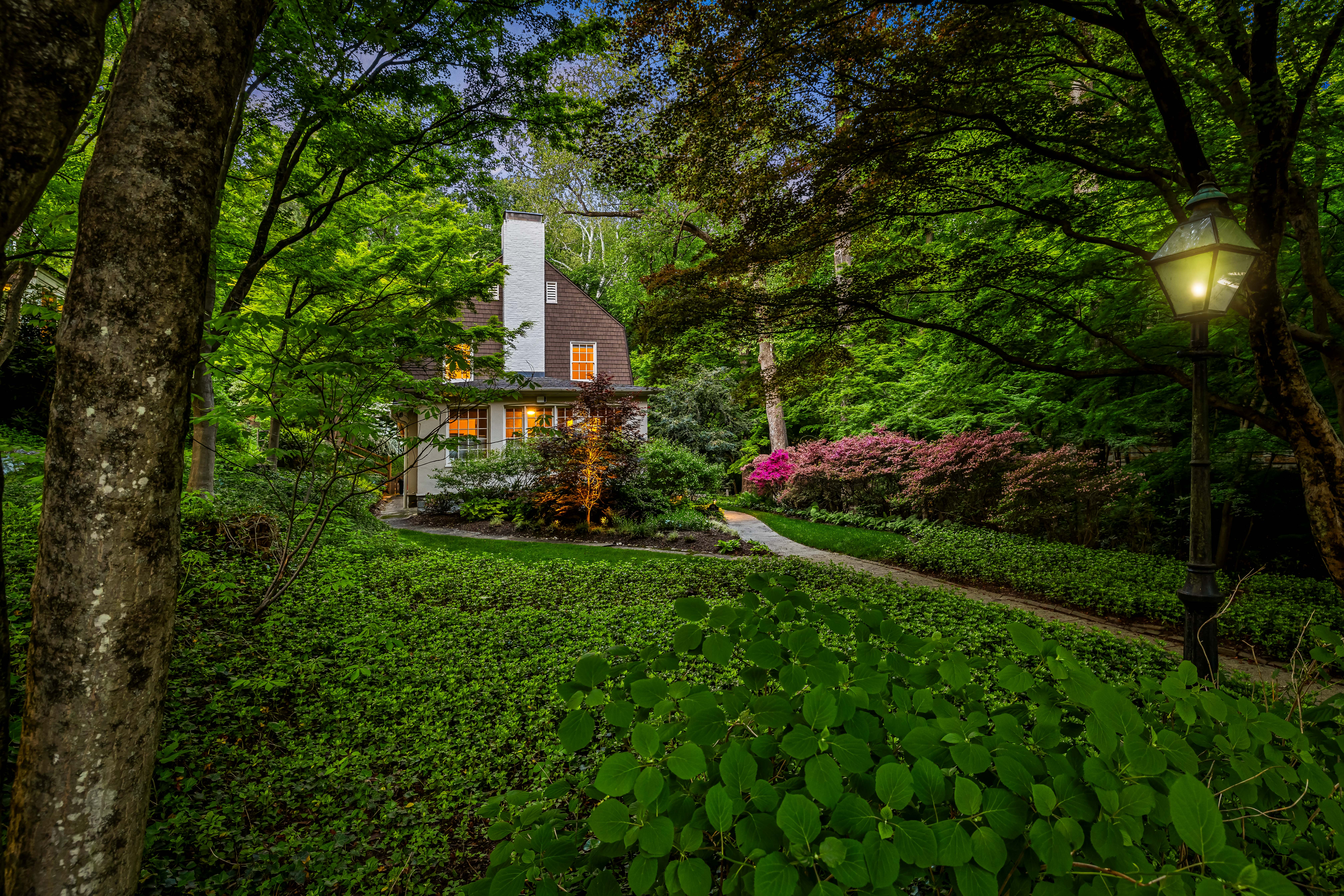 401 Edgevale Road Baltimore, MD 21210 - Photo 4 of 32