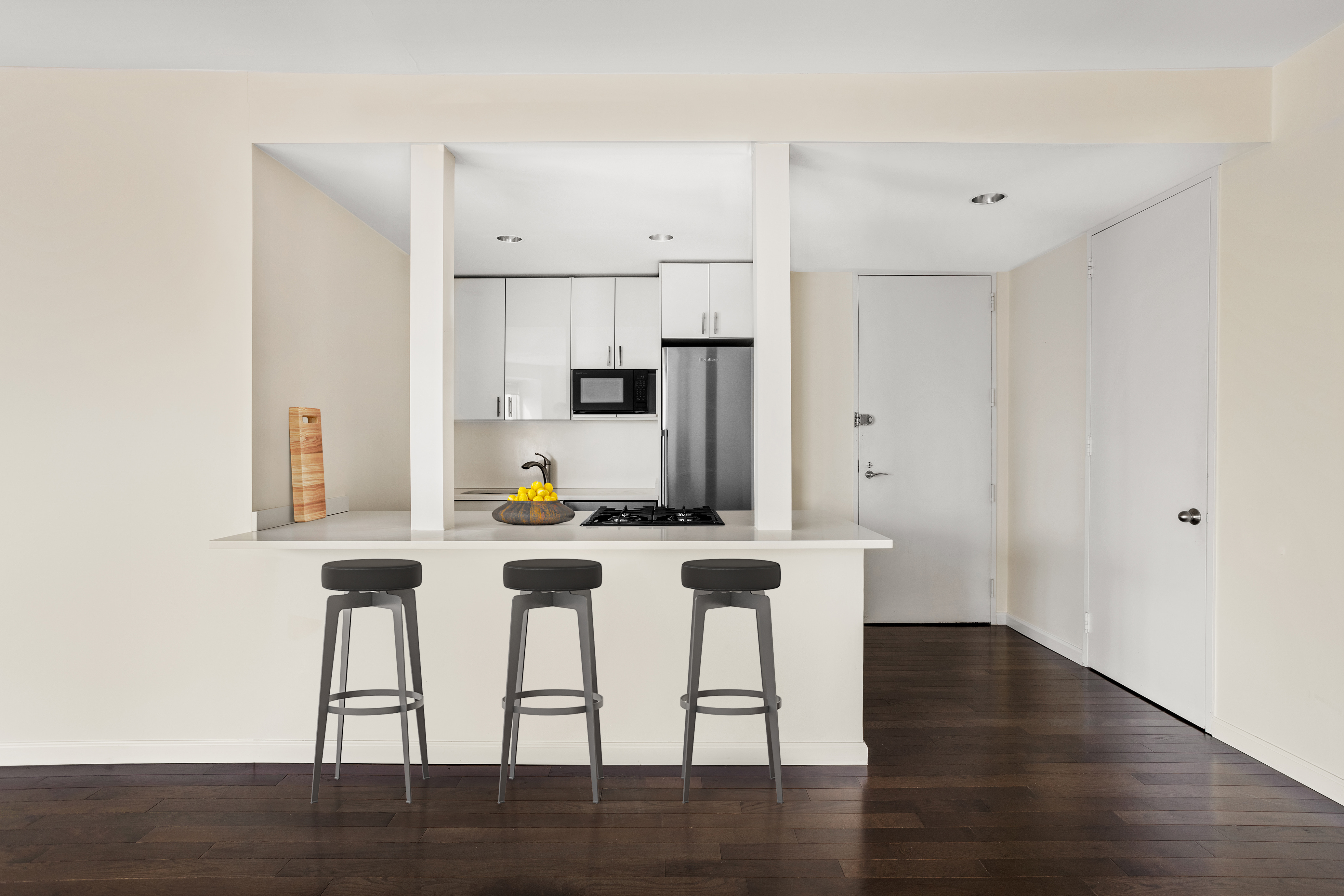 146 West 57th Street, Unit 40C Manhattan, NY 10019 - Photo 4 of 9