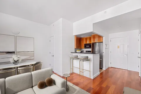 $950,000 | 313 West 119th Street, Unit 4E | Harlem