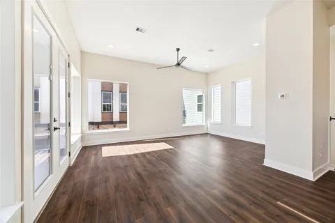 $665,900 | 1525 Caywood Lane, Unit E, Houston, TX 77055