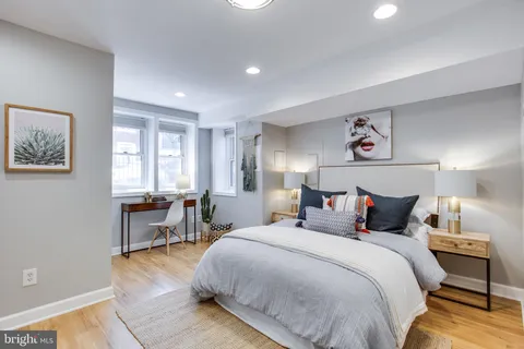 $799,900 | 313 M Street Northwest, Washington, DC 20001