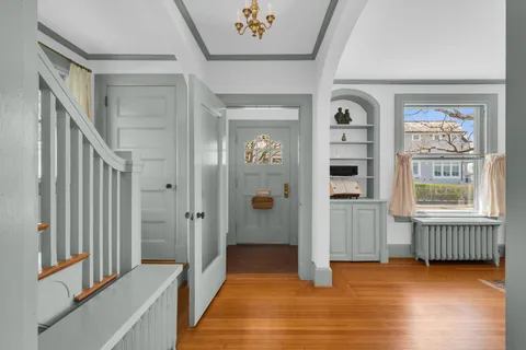 $3,000,000 | 4 Van Zandt Avenue, Newport, RI 02840
