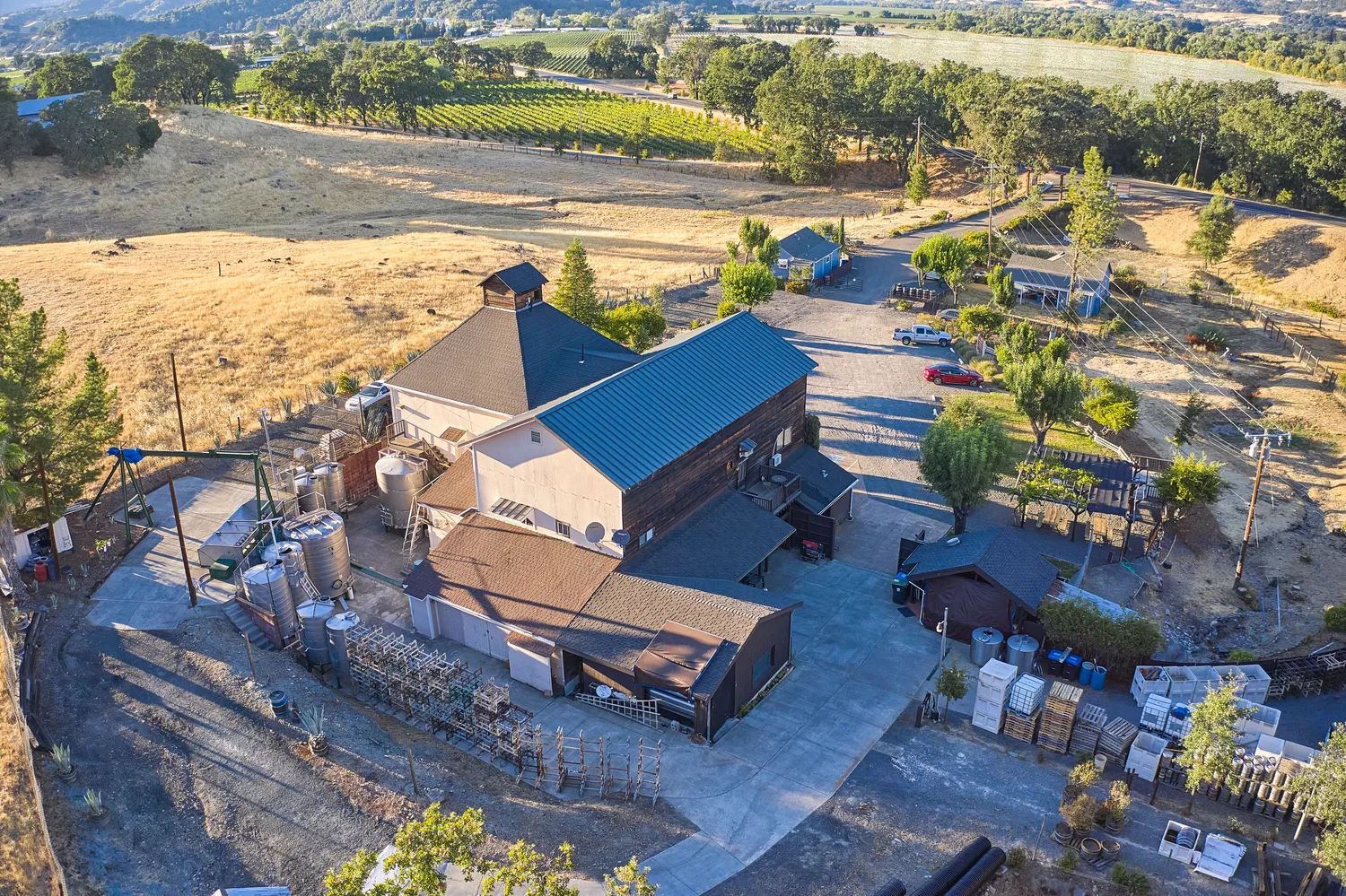 $2,495,000 | 14600 Highway 101, Hopland, CA 95449