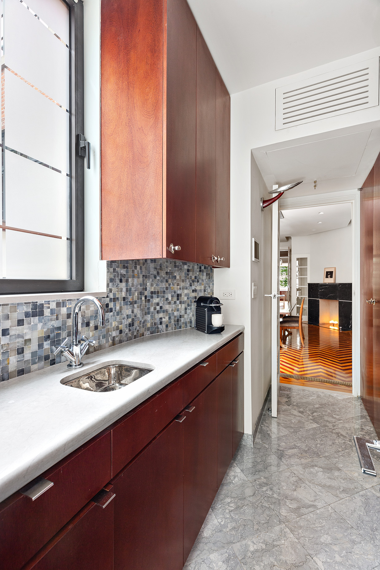 164 East 71st Street Manhattan, NY 10021 - Photo 27 of 29