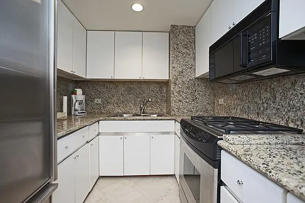 721 5th Avenue, Unit 63C Manhattan, NY 10022 - Photo 6 of 9