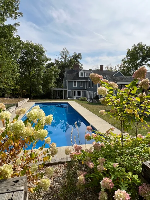 $1,895,000 | 102 Washington Street, Sherborn, MA 01770