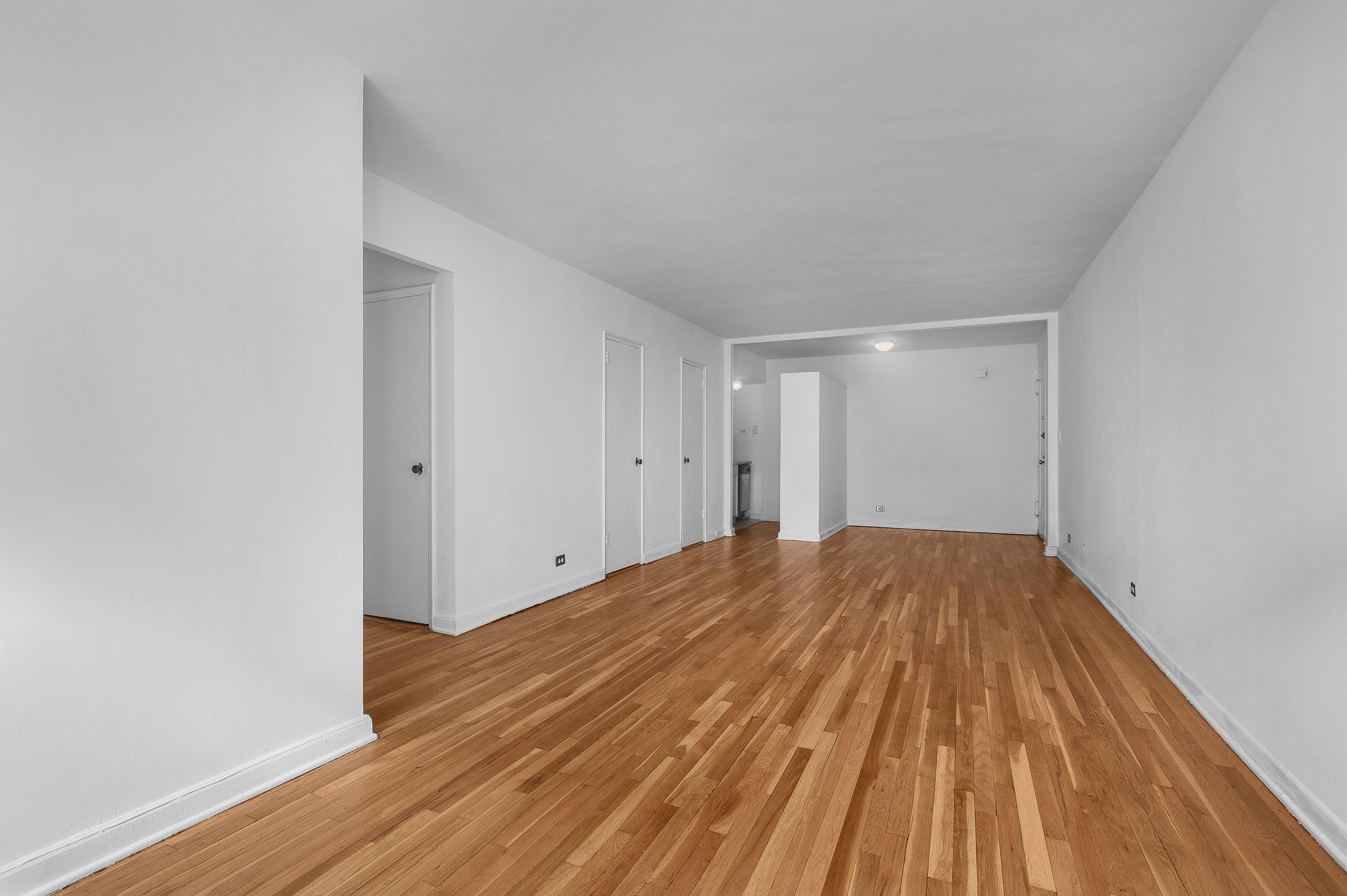 50-54 East 8th Street, Unit 4I Manhattan, NY 10003 - Photo 3 of 6