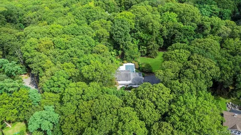 $949,990 | 83 Shore Road, Mount Sinai, NY 11766
