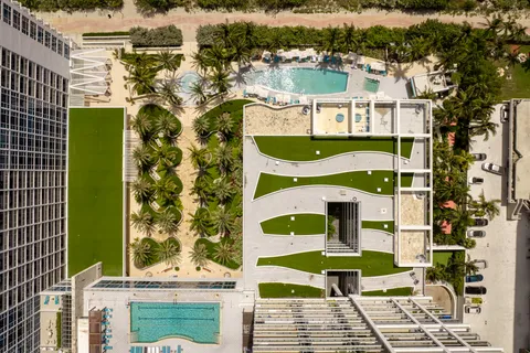 $2,100,000 | 6799 Collins Avenue, Unit 1402, Miami Beach, FL 33141
