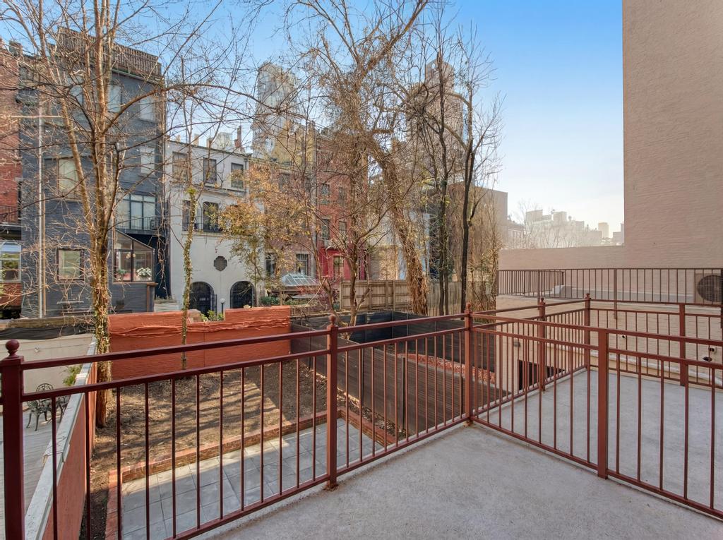 231 East 60th Street, Unit 2 New York, NY 10022 - Photo 8 of 9