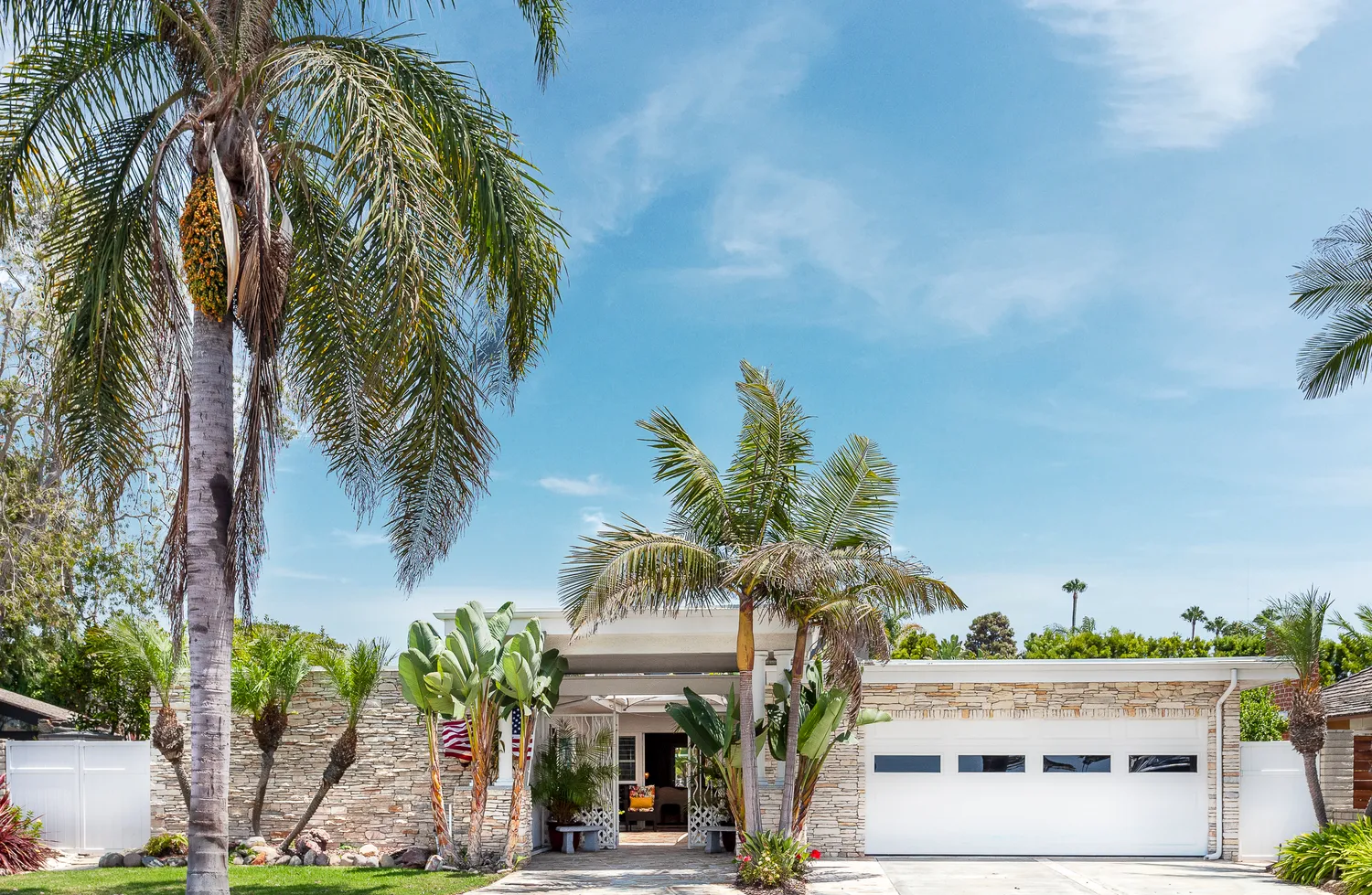 $2,500,000 | 17164 Edgewater Lane, Huntington Beach, CA 92649