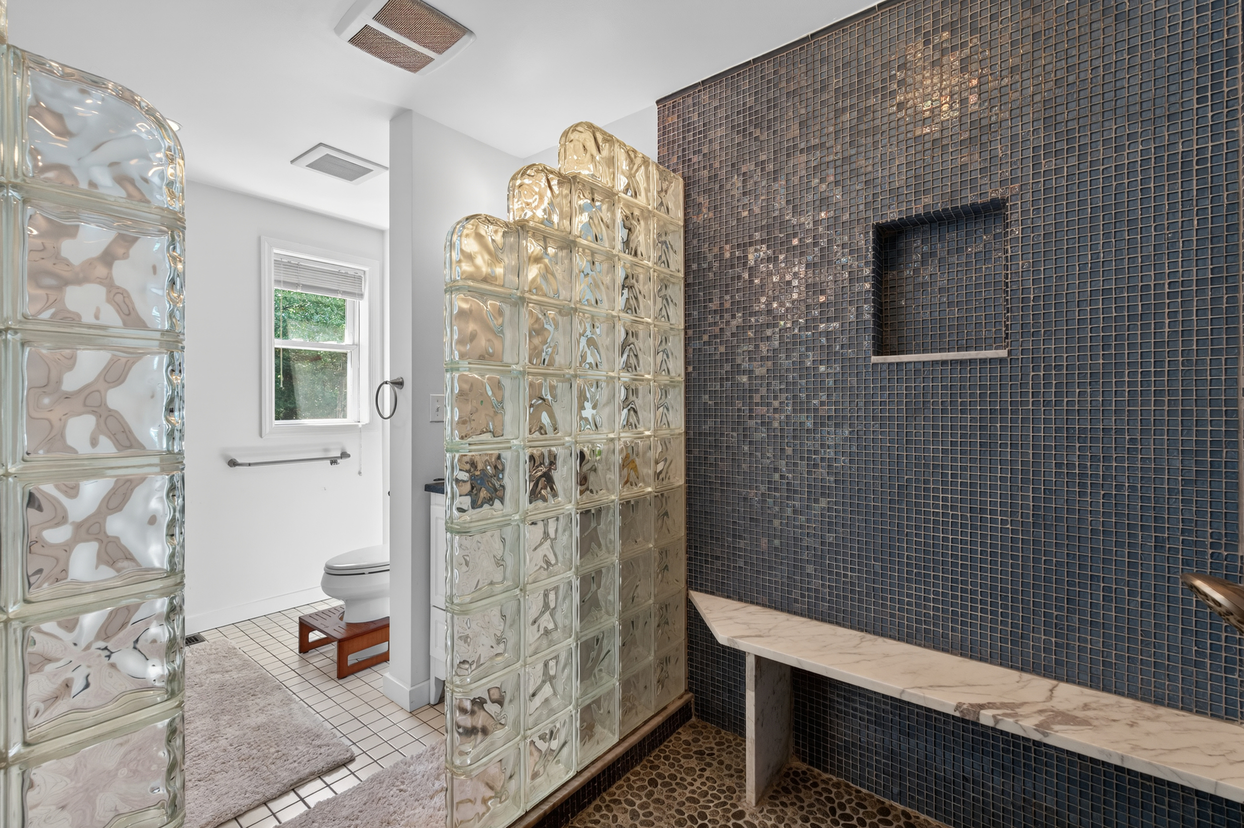 724 South Mt Pleasant Road Philadelphia, PA 19119 - Photo 10 of 18