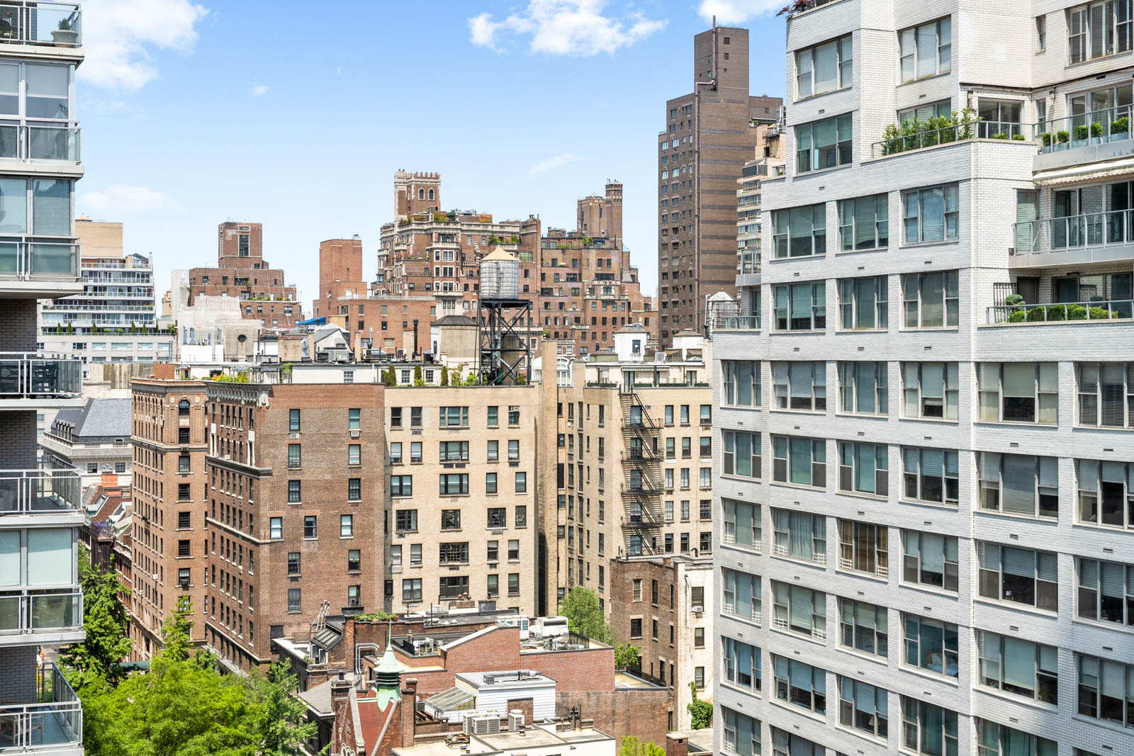 200 East 69th Street, Unit 15E Manhattan, NY 10021 - Photo 6 of 9