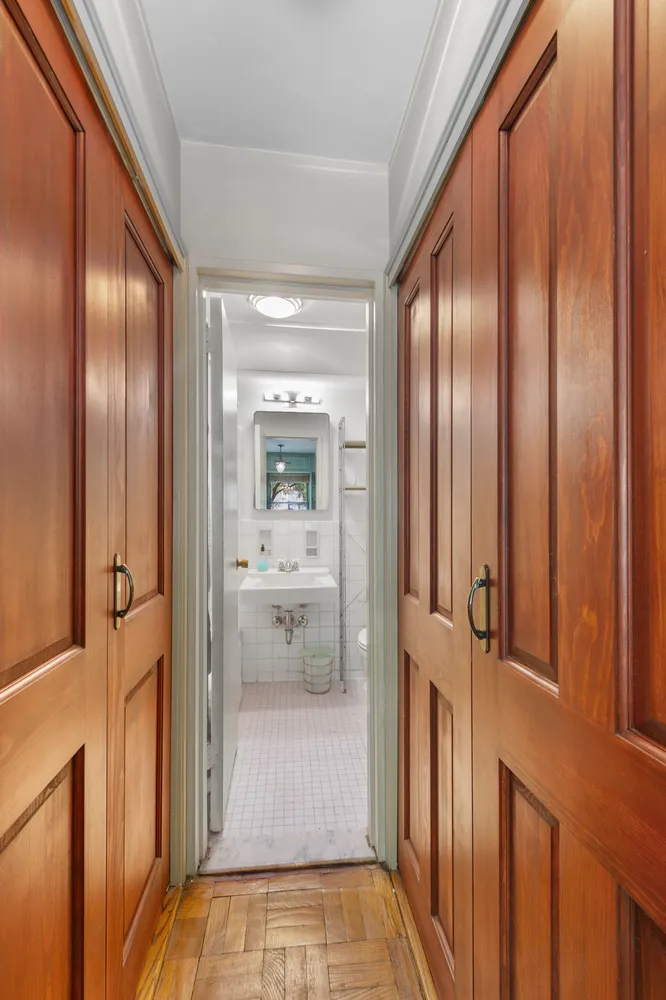 $349,000 | 411 East 57th Street, Unit 2F | Sutton Place