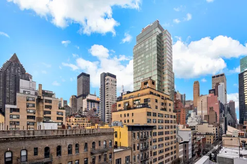 $650,000 | 345 East 52nd Street, Unit 8G | Midtown East