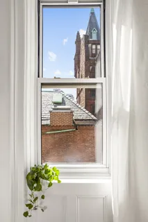 $925,000 | 210 East 17th Street, Unit 5C | Gramercy