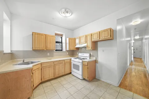 $435,000 | 163 Lenox Avenue, Unit 5A | Harlem