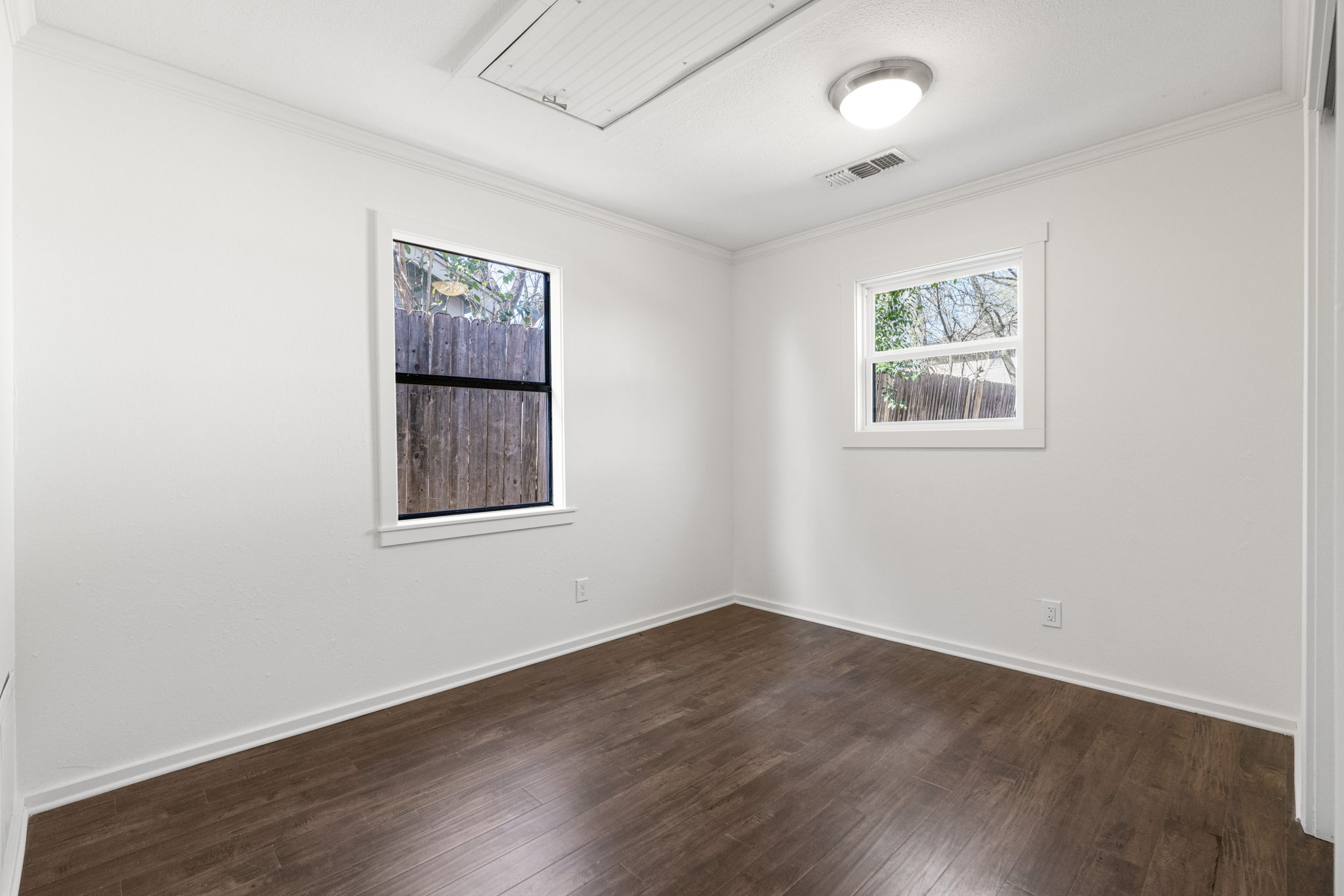 912 1/2 East 50th Street Austin, TX 78751 - Photo 10 of 22